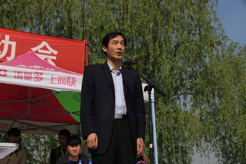 3党委书记胡龙廷宣布第十二届田径运动会开幕.JPG