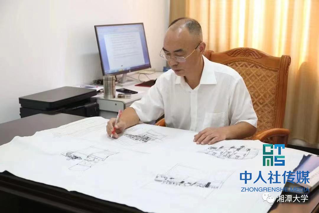 8212班马秋成